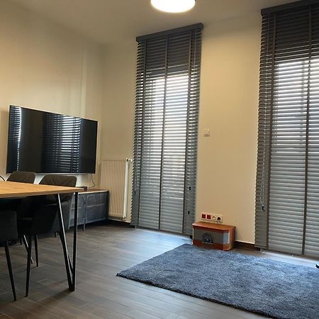 Apartamenty Wola Tower Varšava Exteriér fotografie