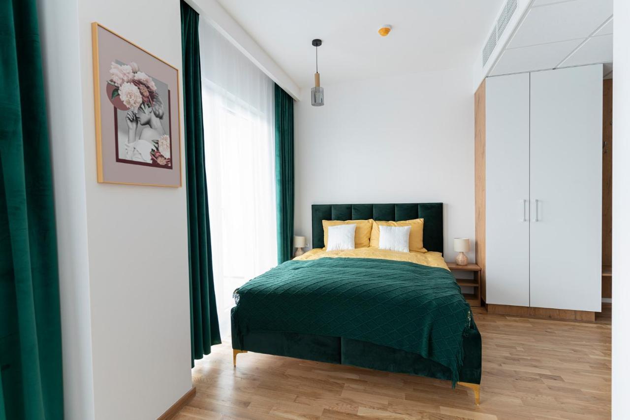 Apartamenty Wola Tower Varšava Exteriér fotografie
