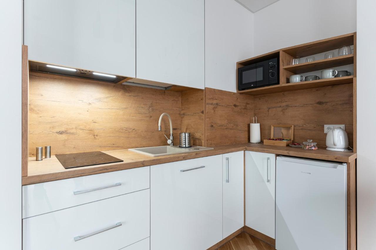 Apartamenty Wola Tower Varšava Exteriér fotografie