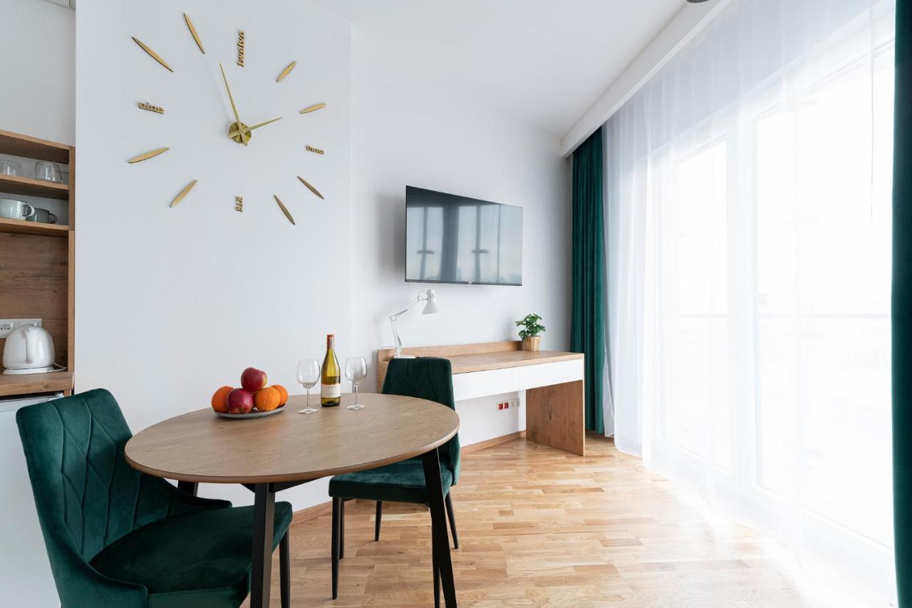 Apartamenty Wola Tower Varšava Exteriér fotografie