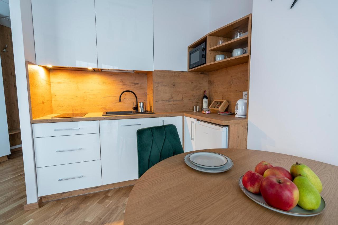 Apartamenty Wola Tower Varšava Exteriér fotografie