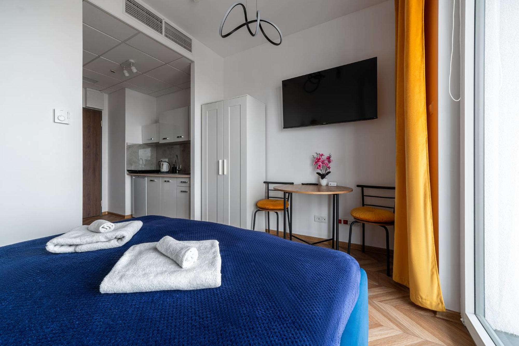 Apartamenty Wola Tower Varšava Exteriér fotografie
