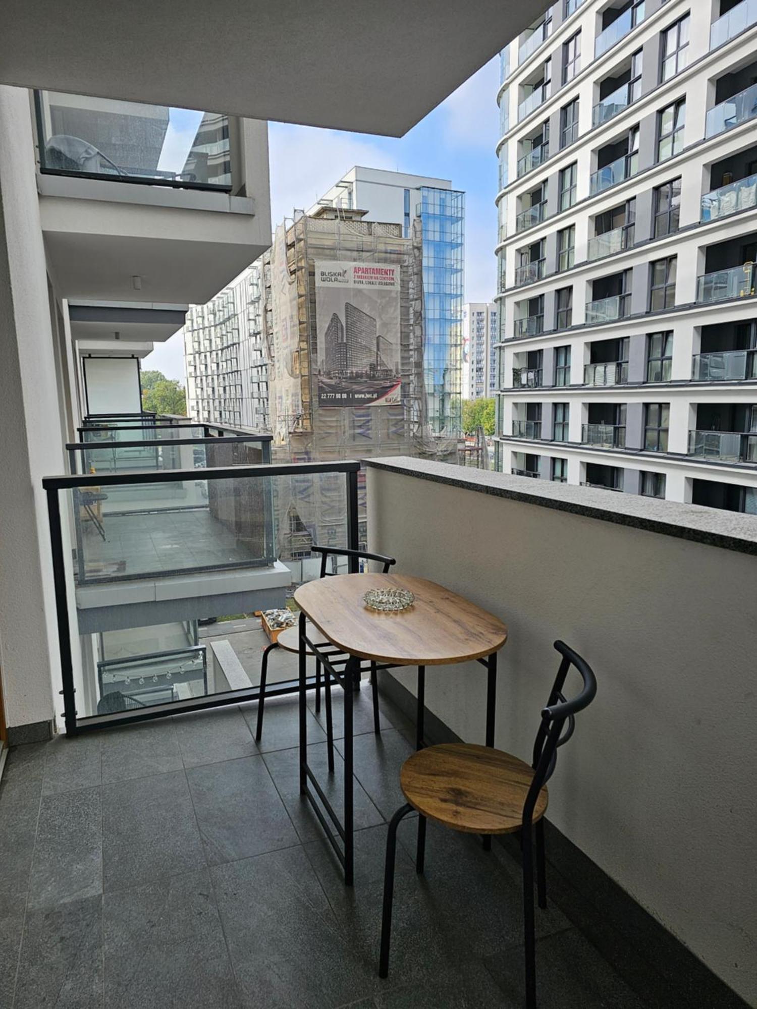 Apartamenty Wola Tower Varšava Exteriér fotografie