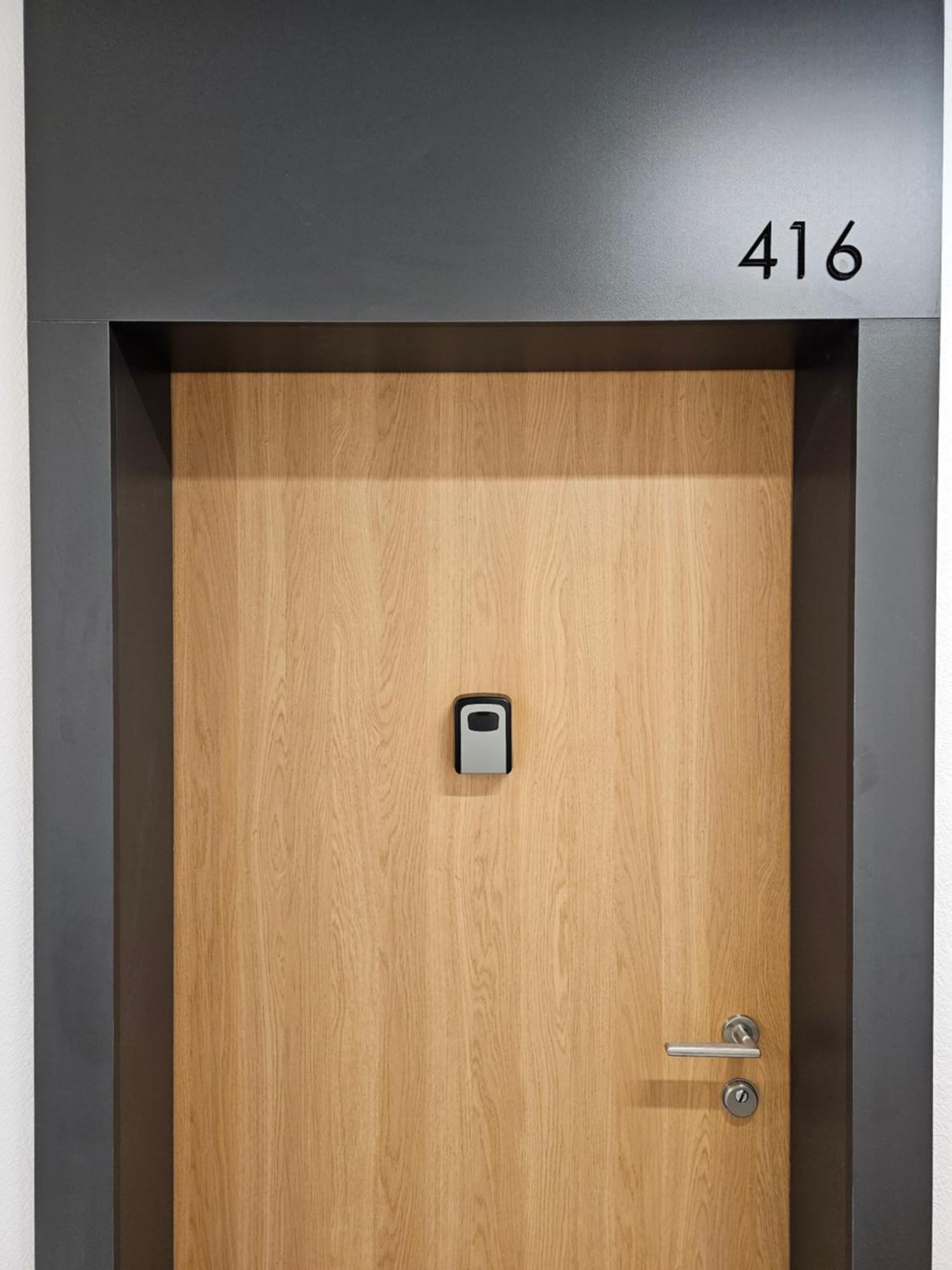 Apartamenty Wola Tower Varšava Exteriér fotografie