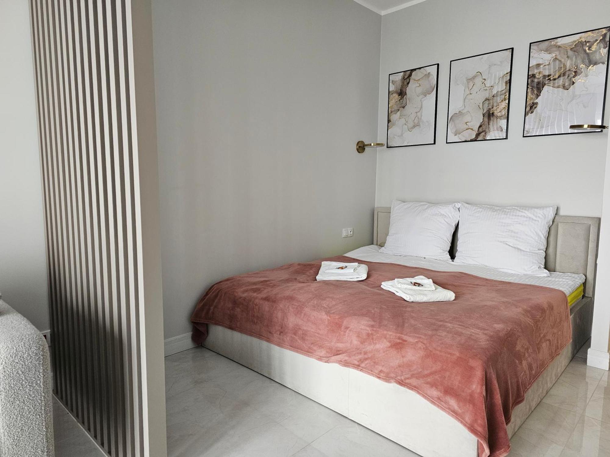 Apartamenty Wola Tower Varšava Exteriér fotografie