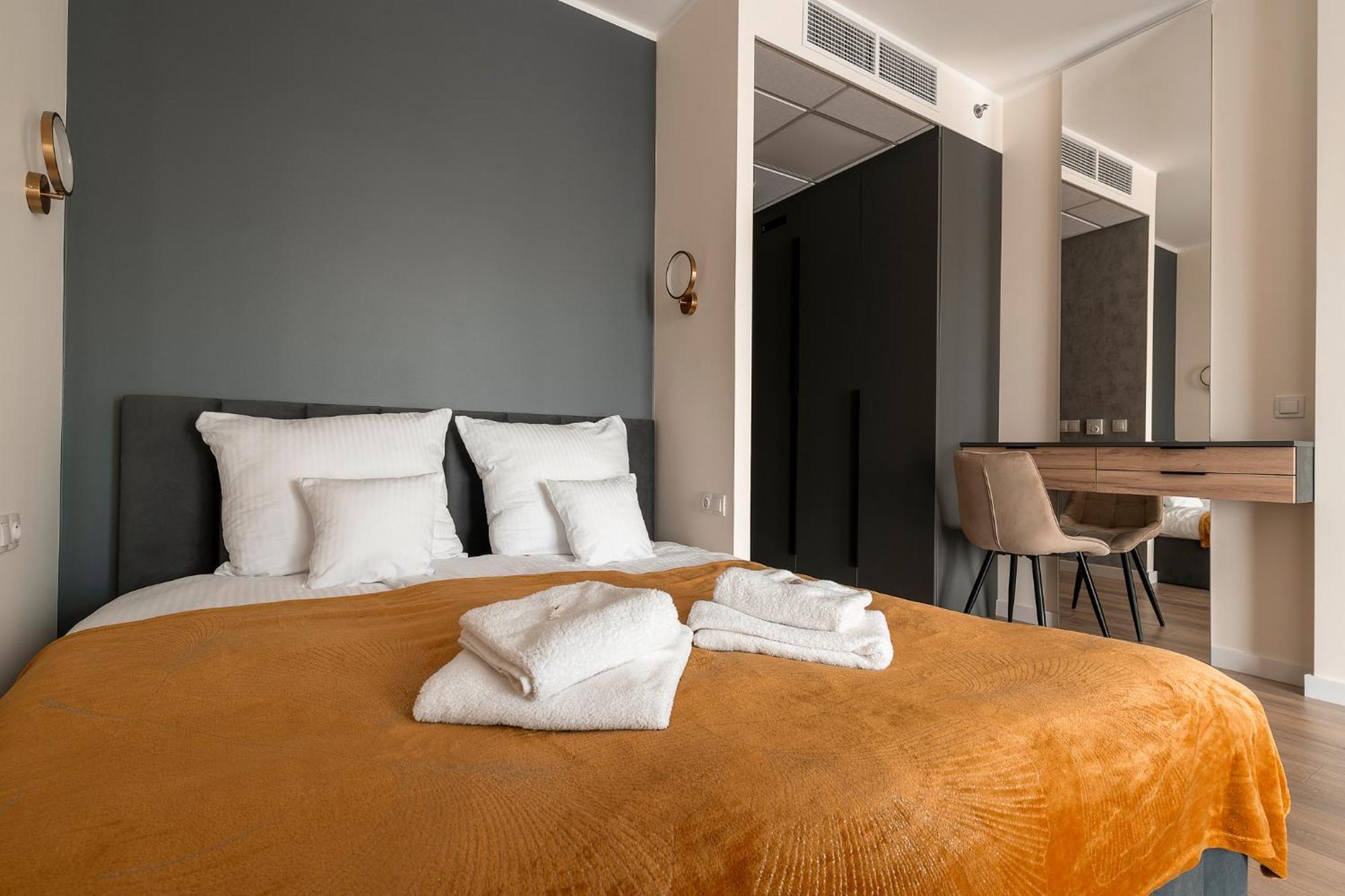 Apartamenty Wola Tower Varšava Exteriér fotografie