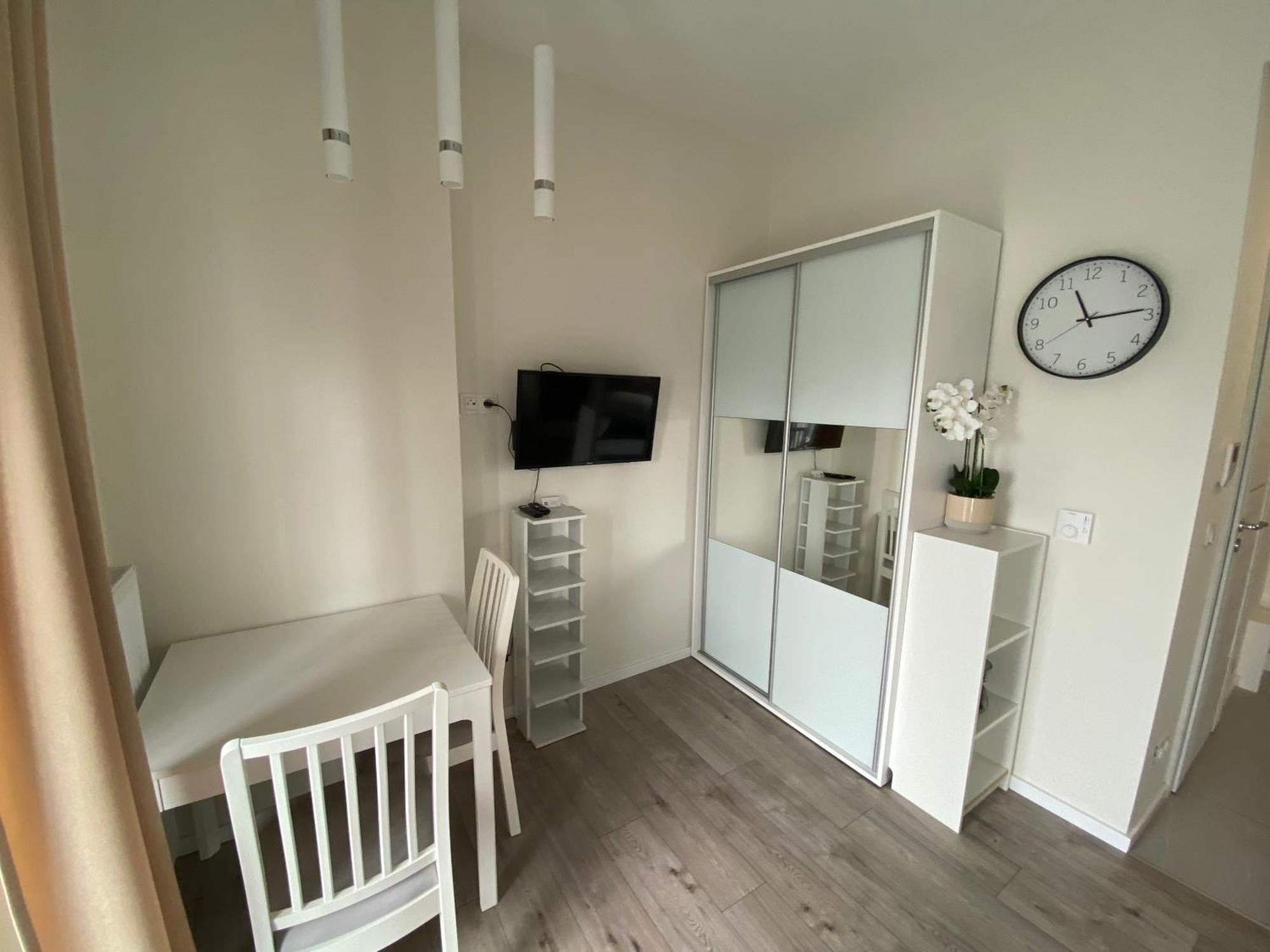 Apartamenty Wola Tower Varšava Exteriér fotografie