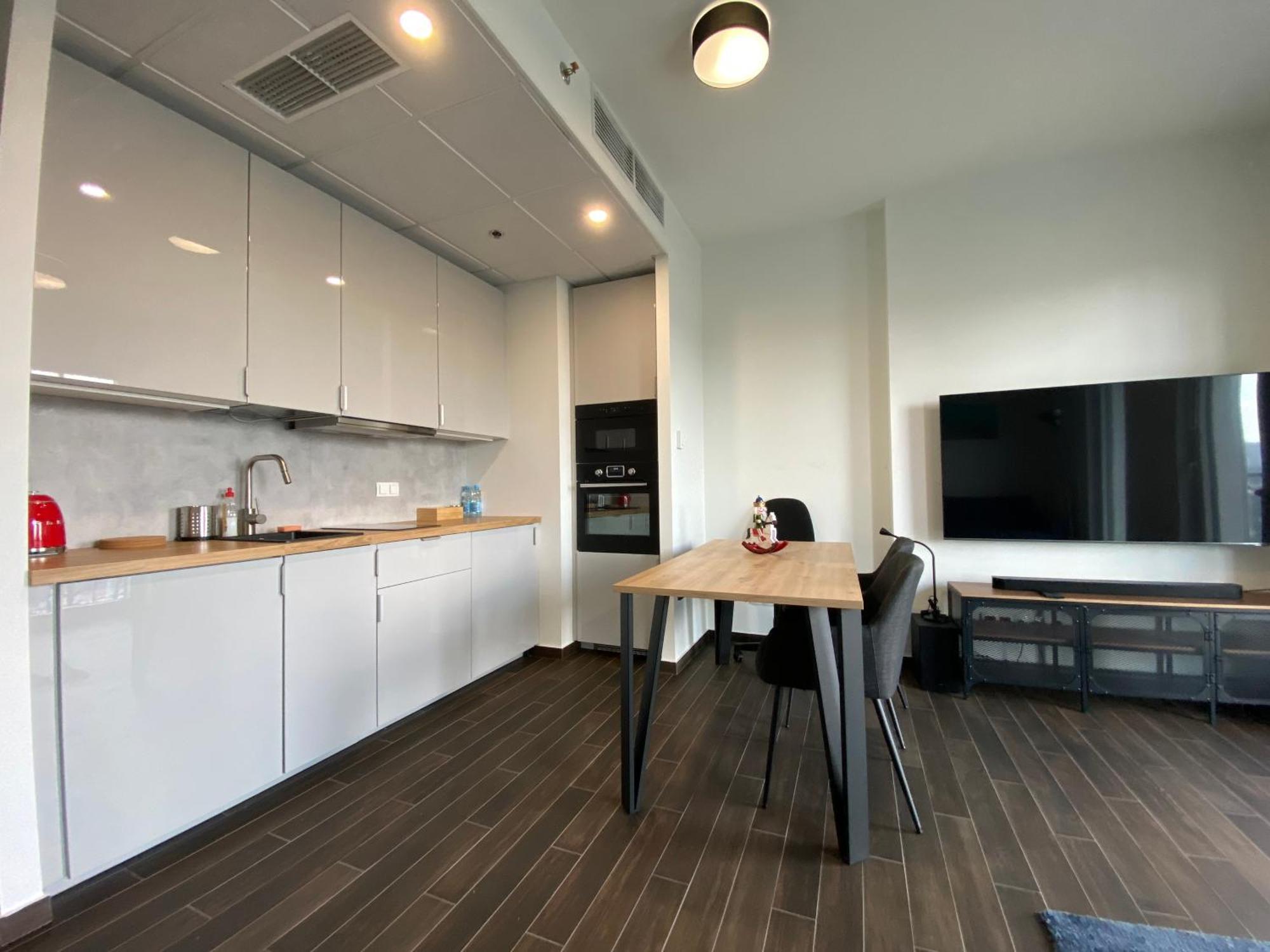 Apartamenty Wola Tower Varšava Exteriér fotografie