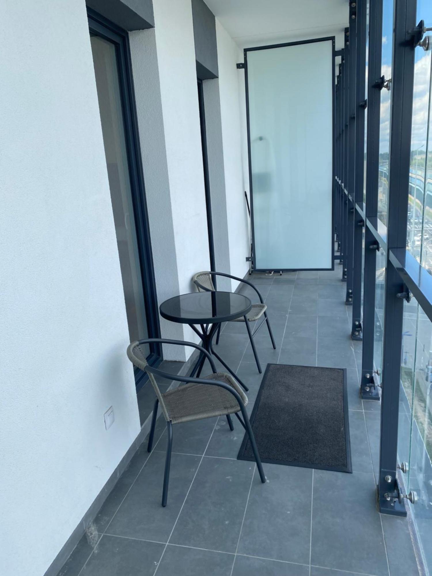 Apartamenty Wola Tower Varšava Exteriér fotografie