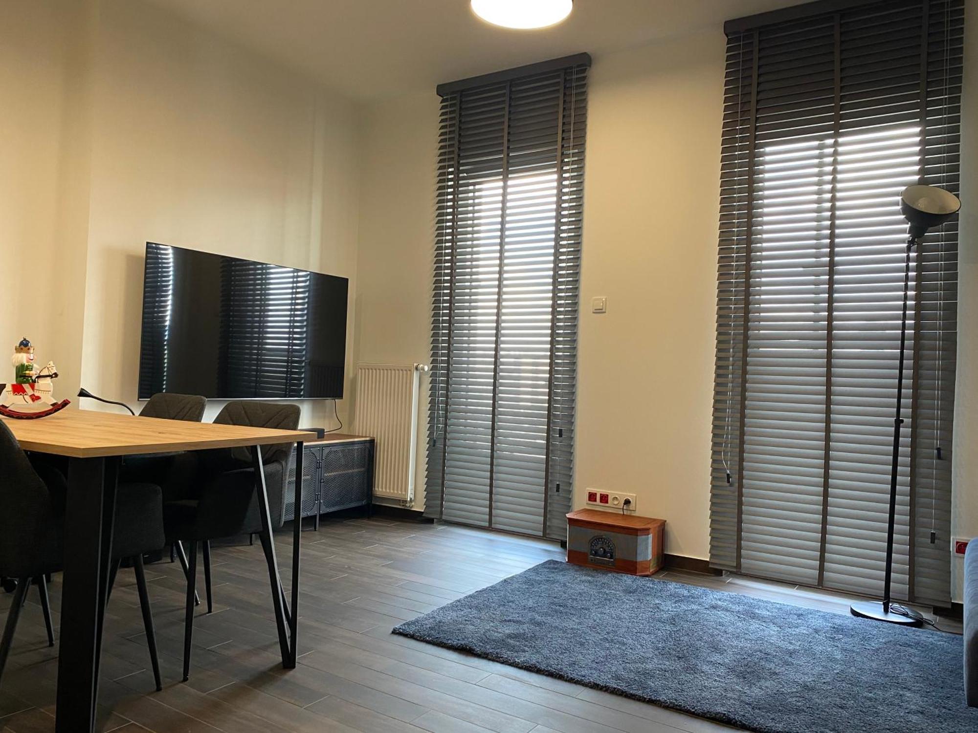 Apartamenty Wola Tower Varšava Exteriér fotografie