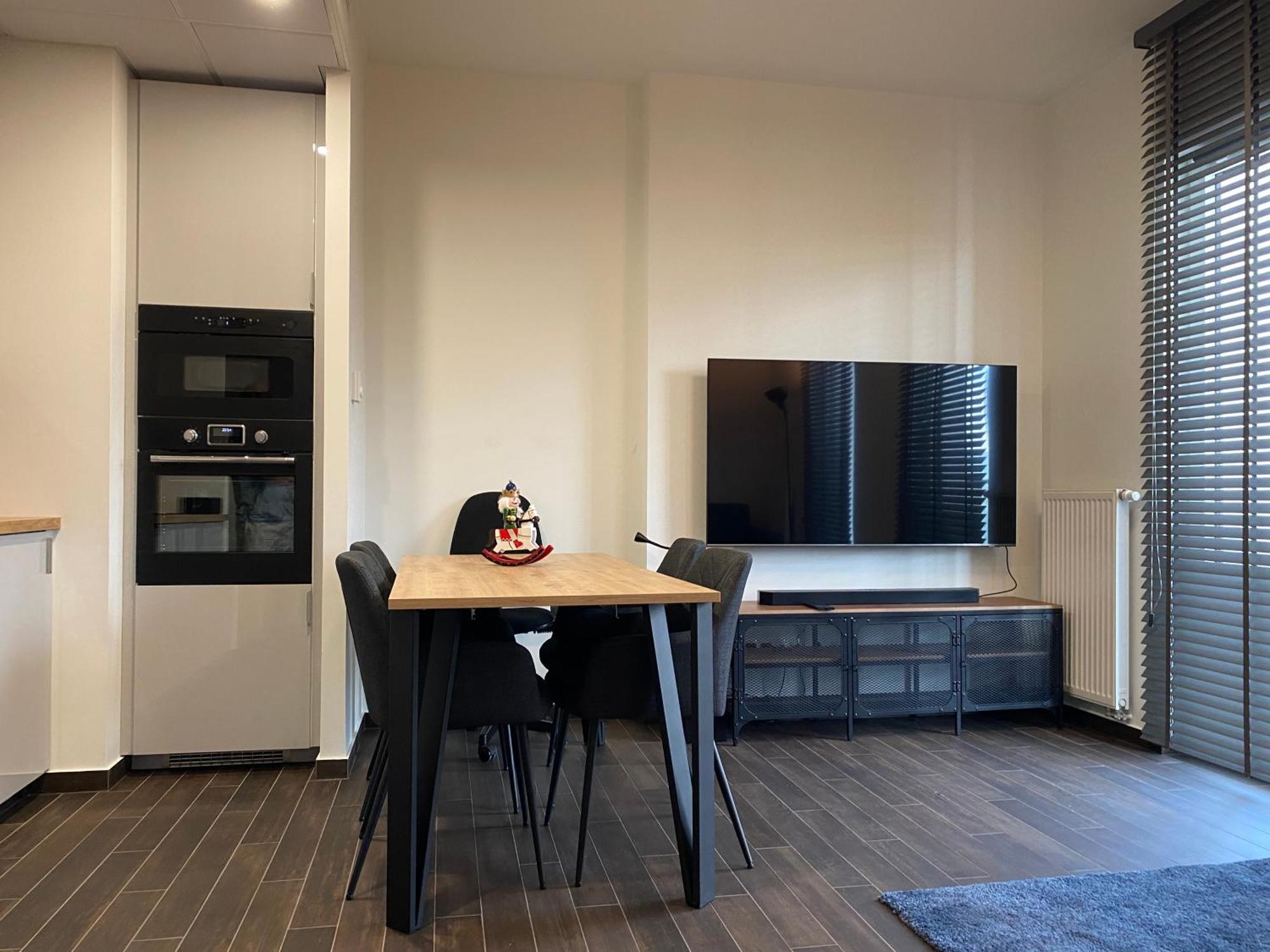 Apartamenty Wola Tower Varšava Exteriér fotografie